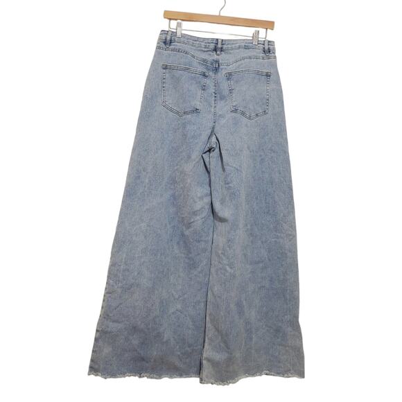 Almost Famous | Extra Wide Leg Patchwork Raw Hem Retro Baggy Jeans - Picture 3 of 10